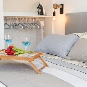 https://estudio-platero.hotelsinnerja.org
